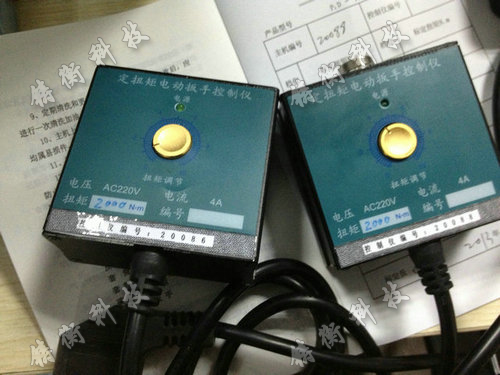 电动扭矩扳手图片